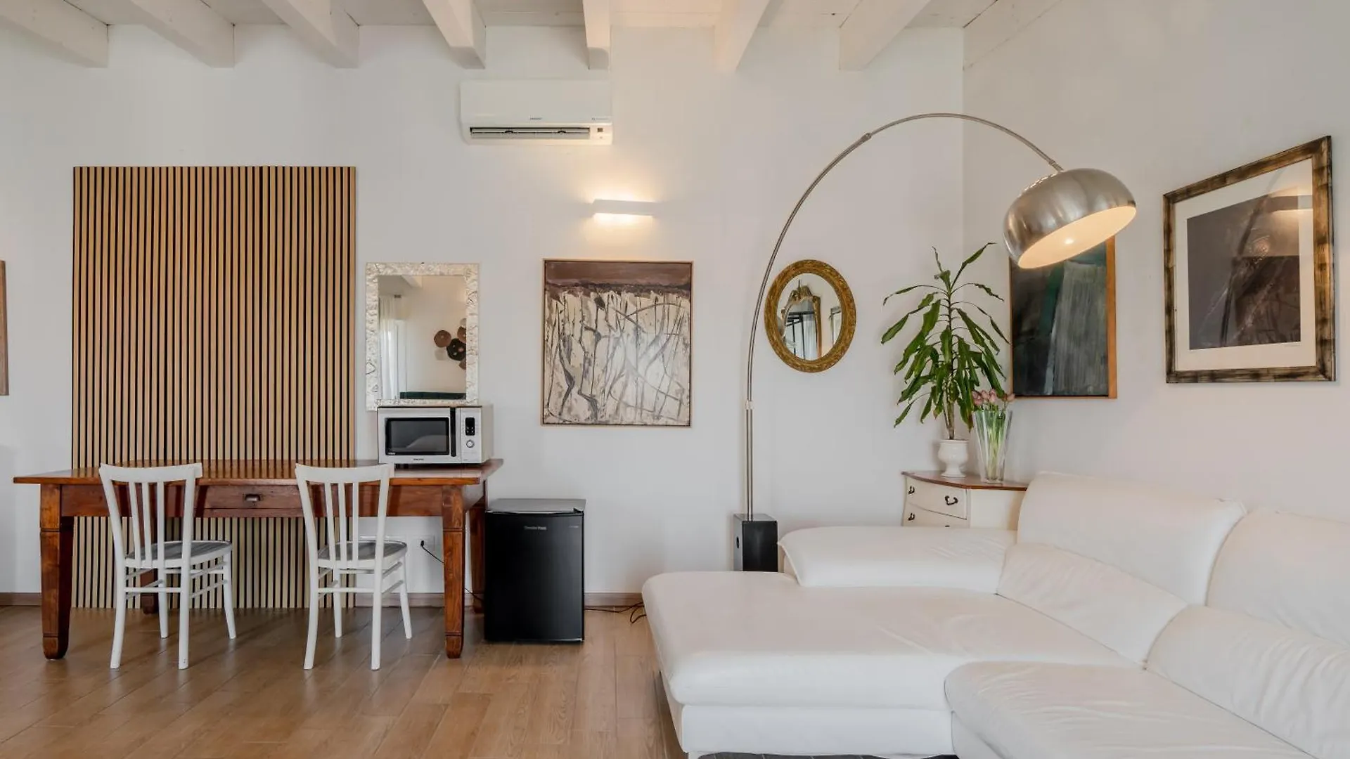 Porto Di Mare Bilo & Mono Apartments Milan 0*,